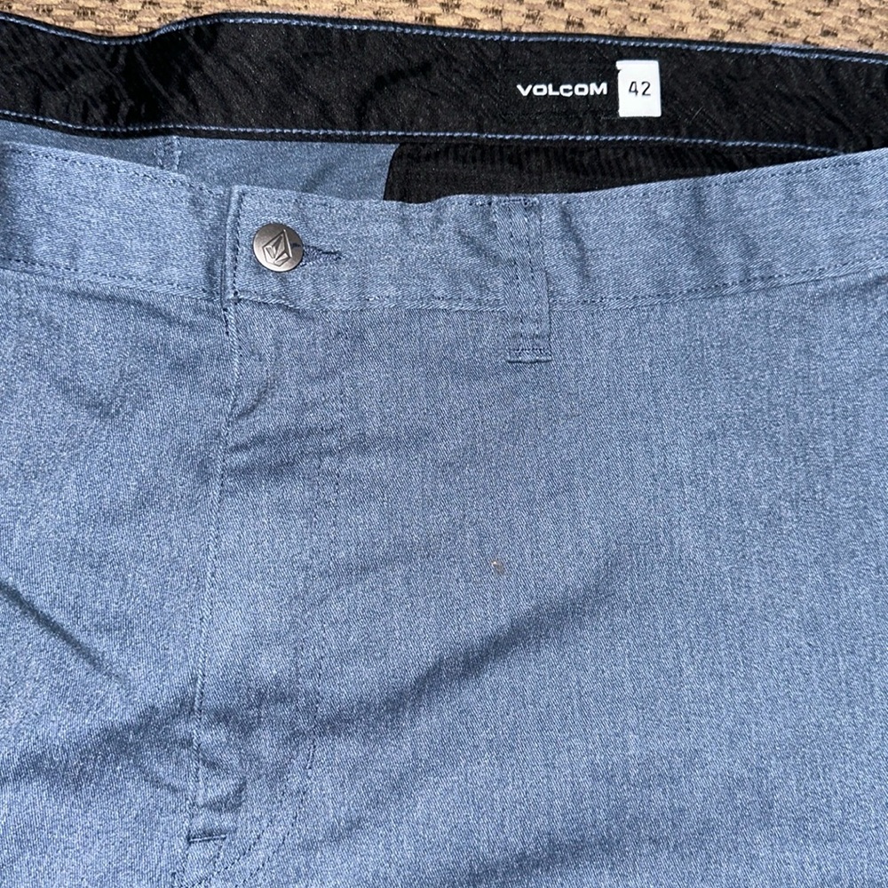 Men’s volcom shorts
